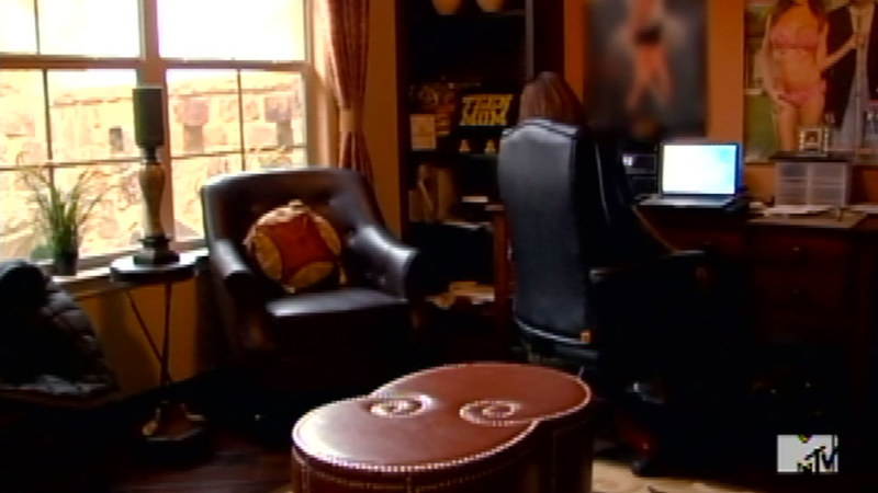 Illustration for article titled Is Farrah Abraham Living in a Model Home for MTV's Teen Mom Special?